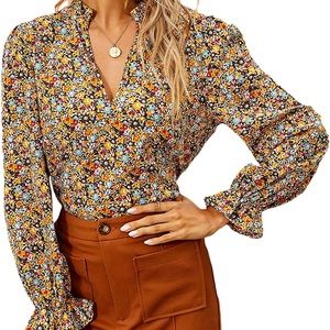 NWOT Floral blouse
